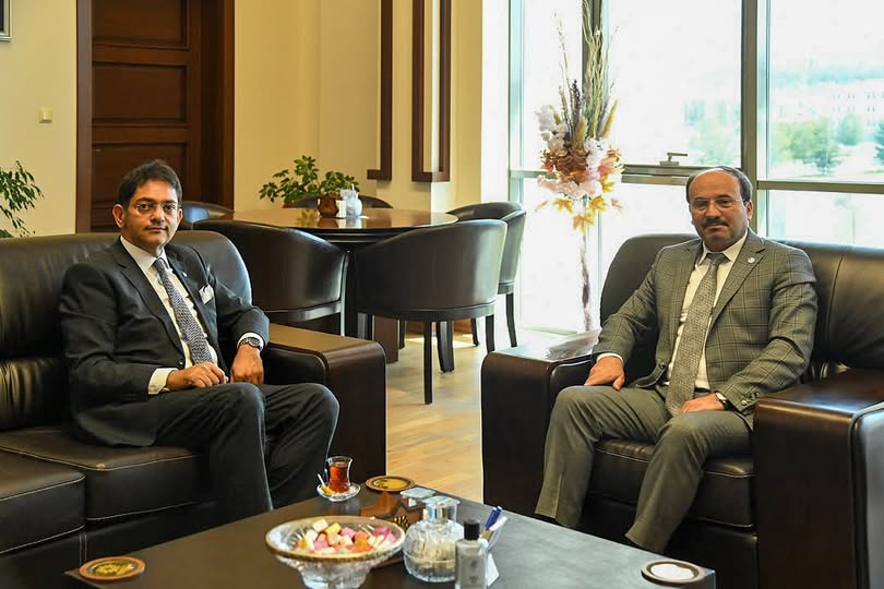 Başkan Hakan Oral'dan ETÜ Rektörüne Ziyaret: Üniversite-Borsa İş Birliği Görüşüldü